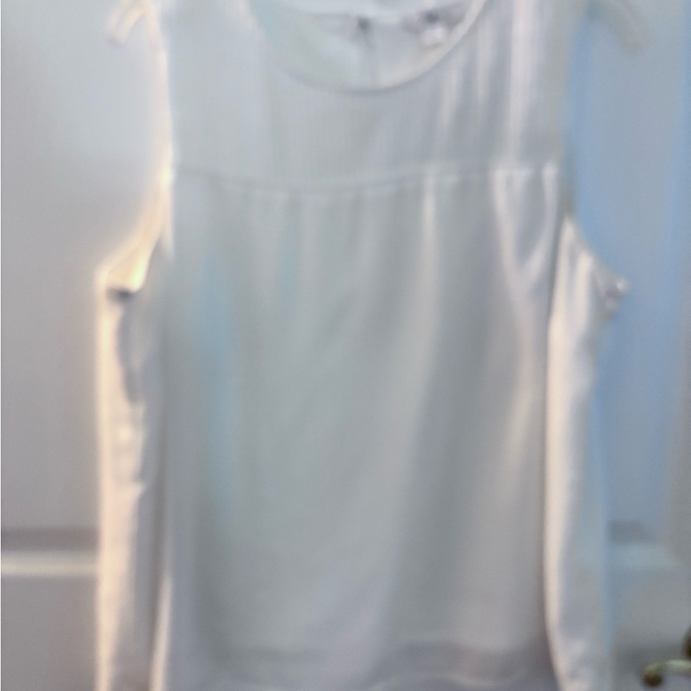 Stylish White Sleeveless Blouse